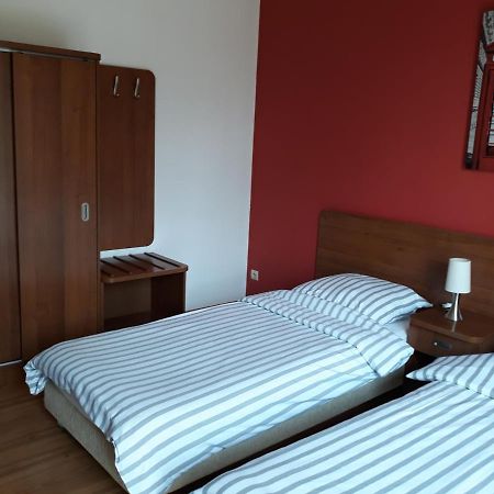 Bed & Breakfast Green Roof Rybarzowice  Εξωτερικό φωτογραφία